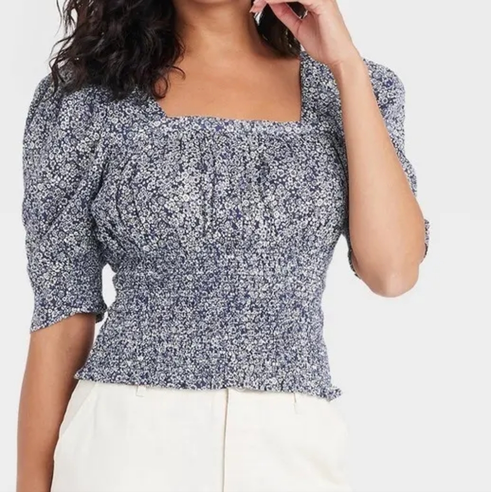 NEW Universal Thread Top - Picture 1 of 3